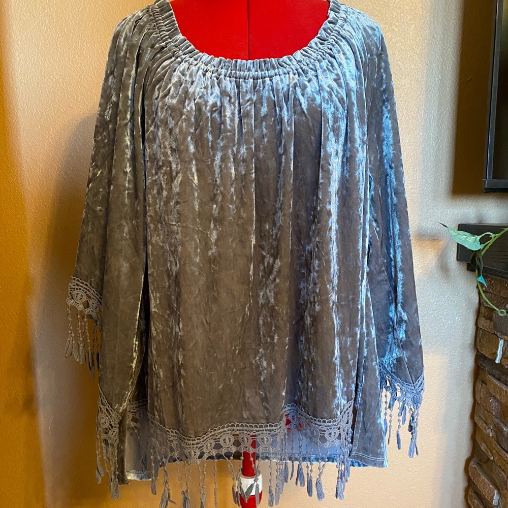 Spense XL Velvet Top